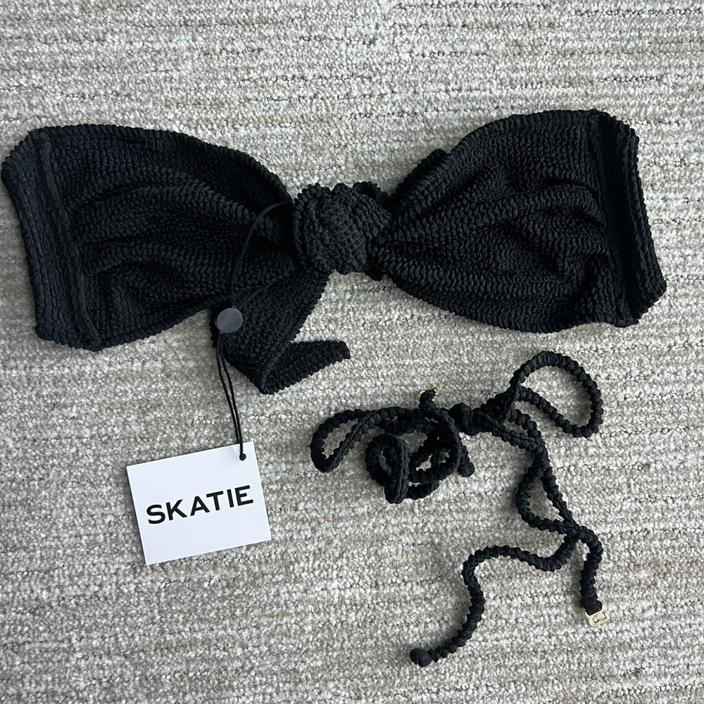 Skatie Black strapless top